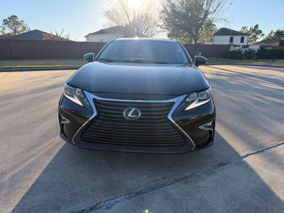 2017 Lexus ES 6th Gen - Image 4 of 11