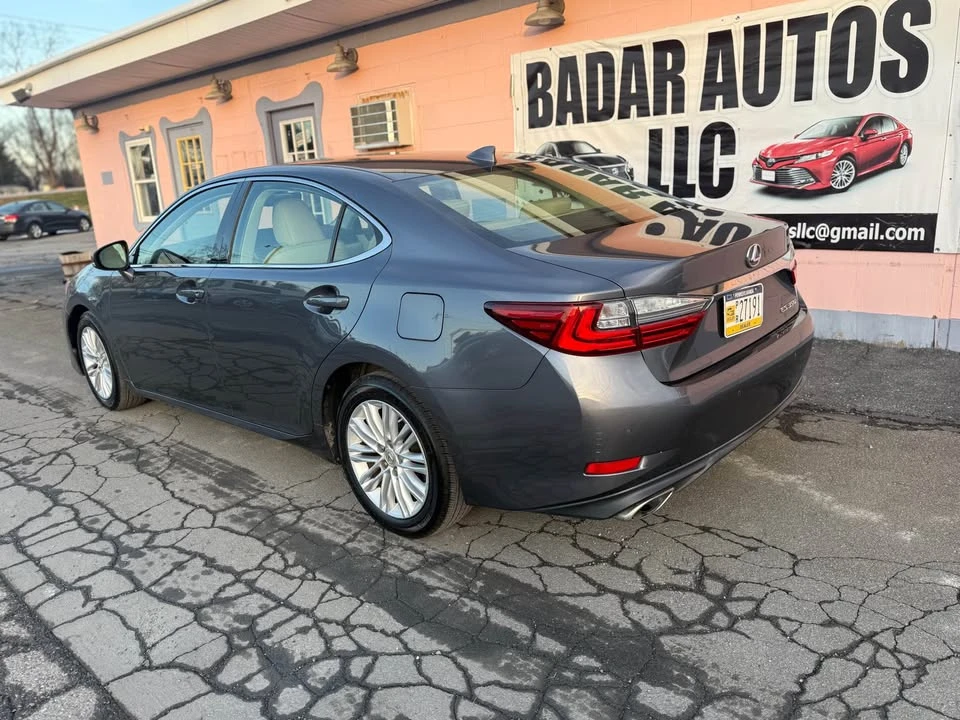 2017 Lexus ES 6th Gen - Image 3 of 17