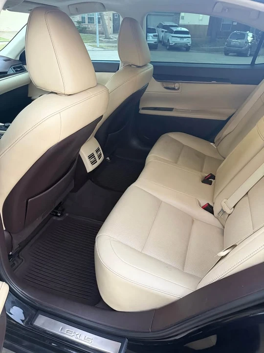 2017 Lexus ES 6th Gen - Image 10 of 11