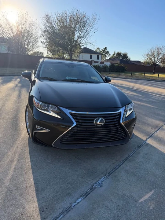 2017 Lexus ES 6th Gen - Image 2 of 11