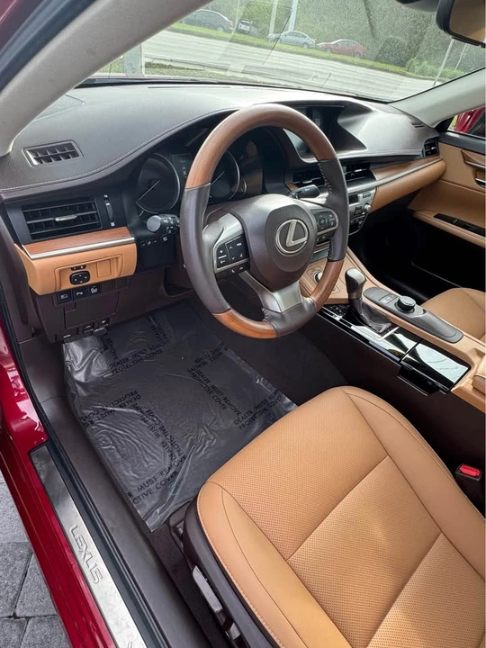 2017 Lexus ES 6th Gen - Image 6 of 9