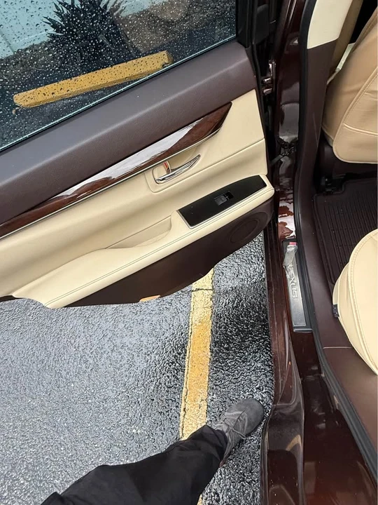 2017 Lexus ES 6th Gen - Image 2 of 16