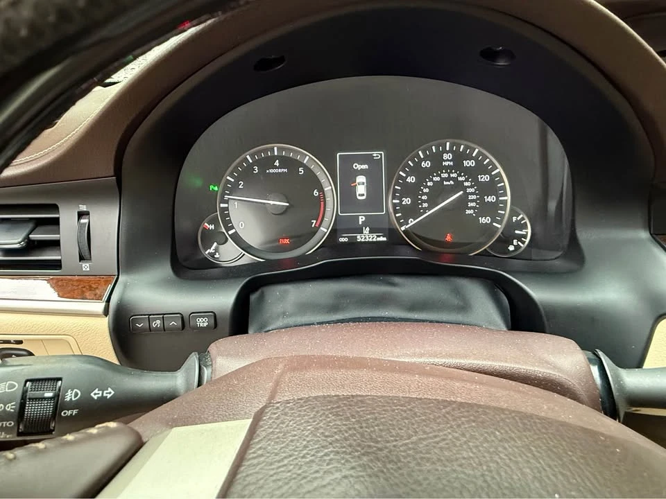 2017 Lexus ES 6th Gen - Image 11 of 16