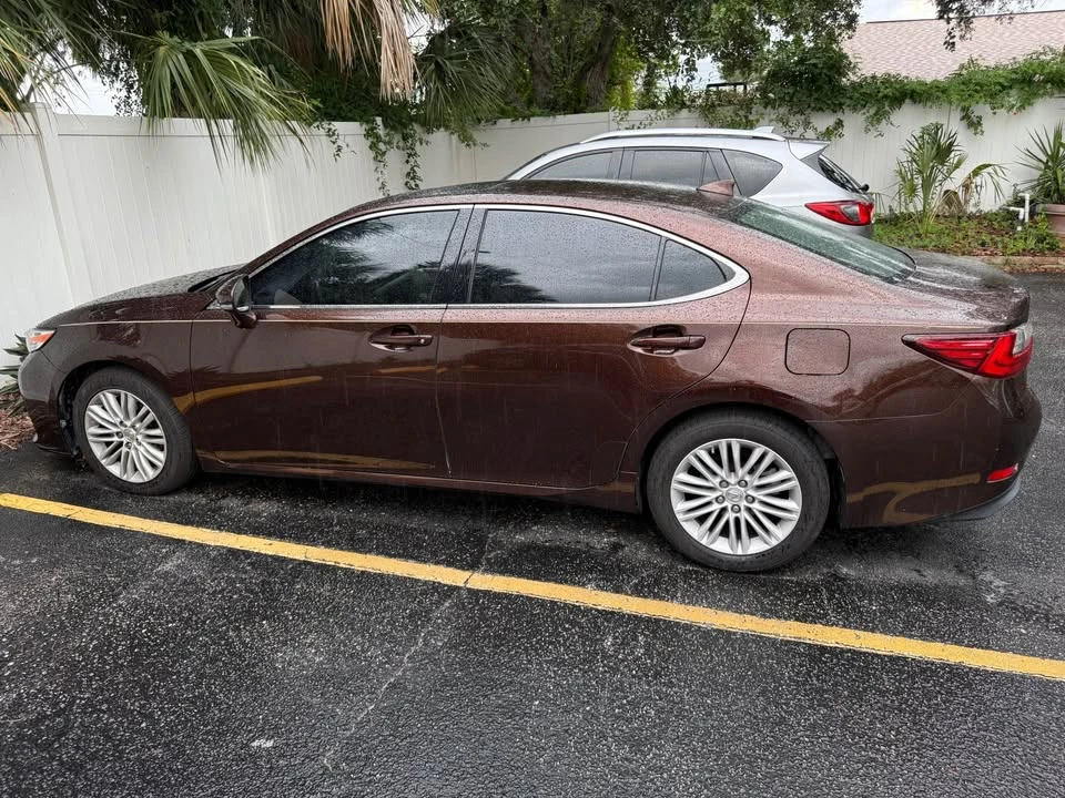 2017 Lexus ES 6th Gen - Image 14 of 16