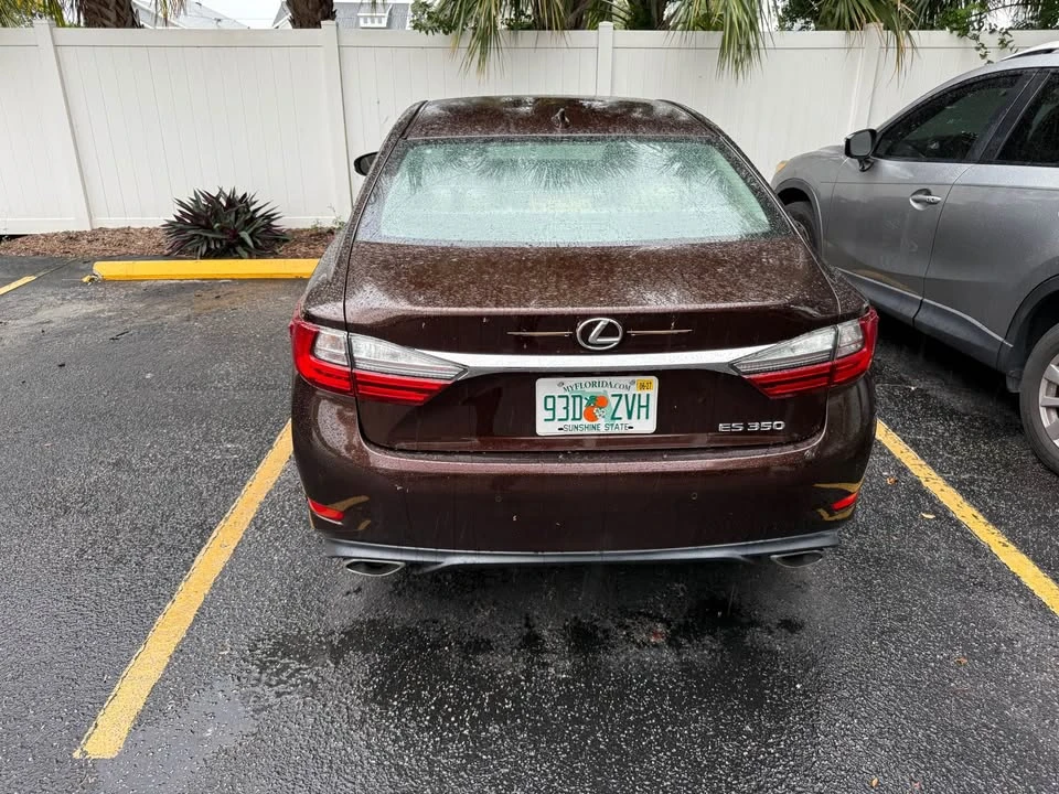 2017 Lexus ES 6th Gen - Image 15 of 16