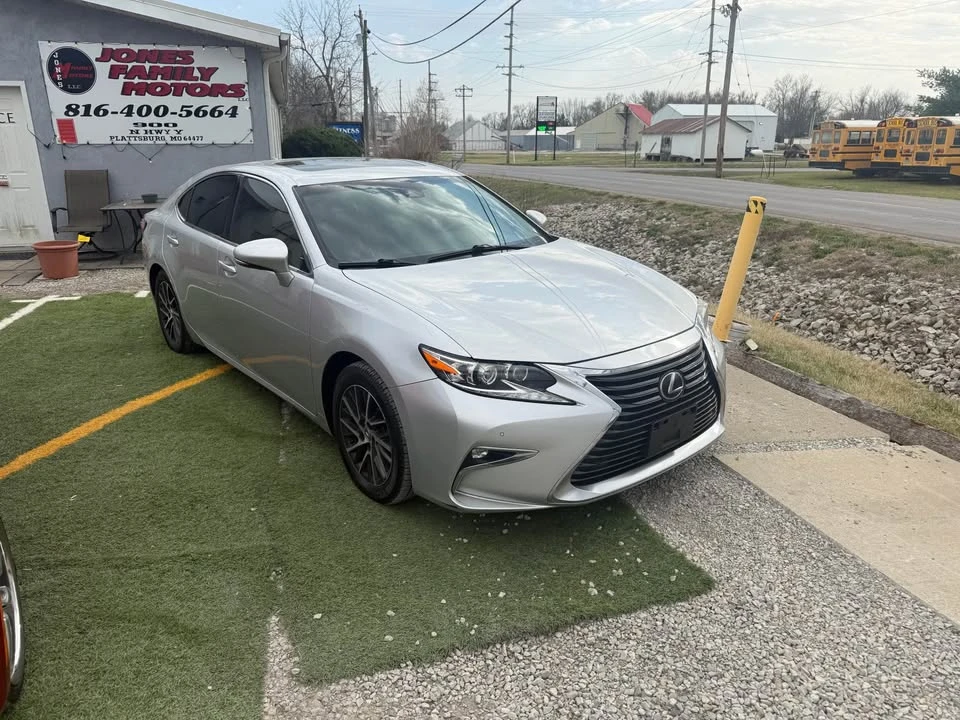 2017 Lexus ES 6th Gen - Image 2 of 17