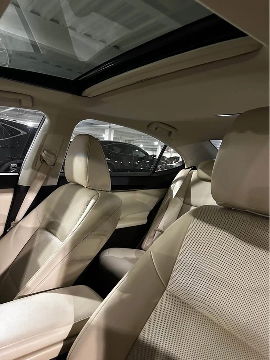 2017 Lexus ES 6th Gen - Image 2 of 3