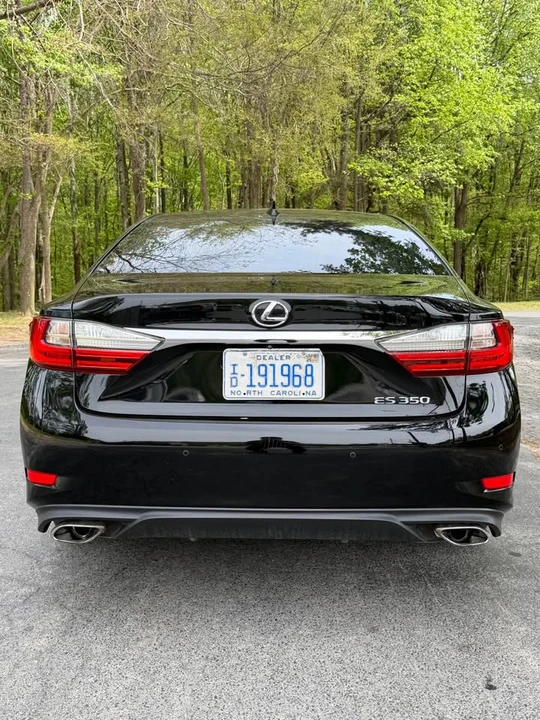 2017 Lexus ES 6th Gen - Image 5 of 12