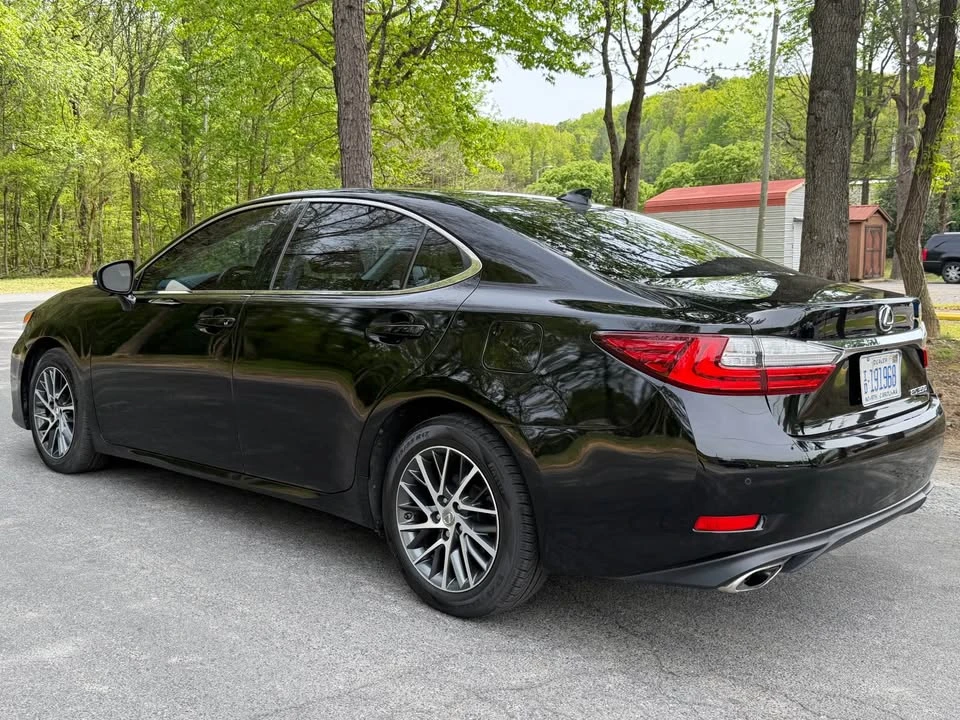2017 Lexus ES 6th Gen - Image 4 of 12