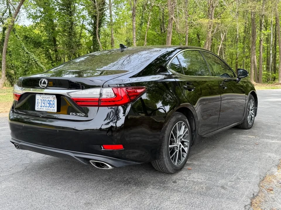 2017 Lexus ES 6th Gen - Image 6 of 12