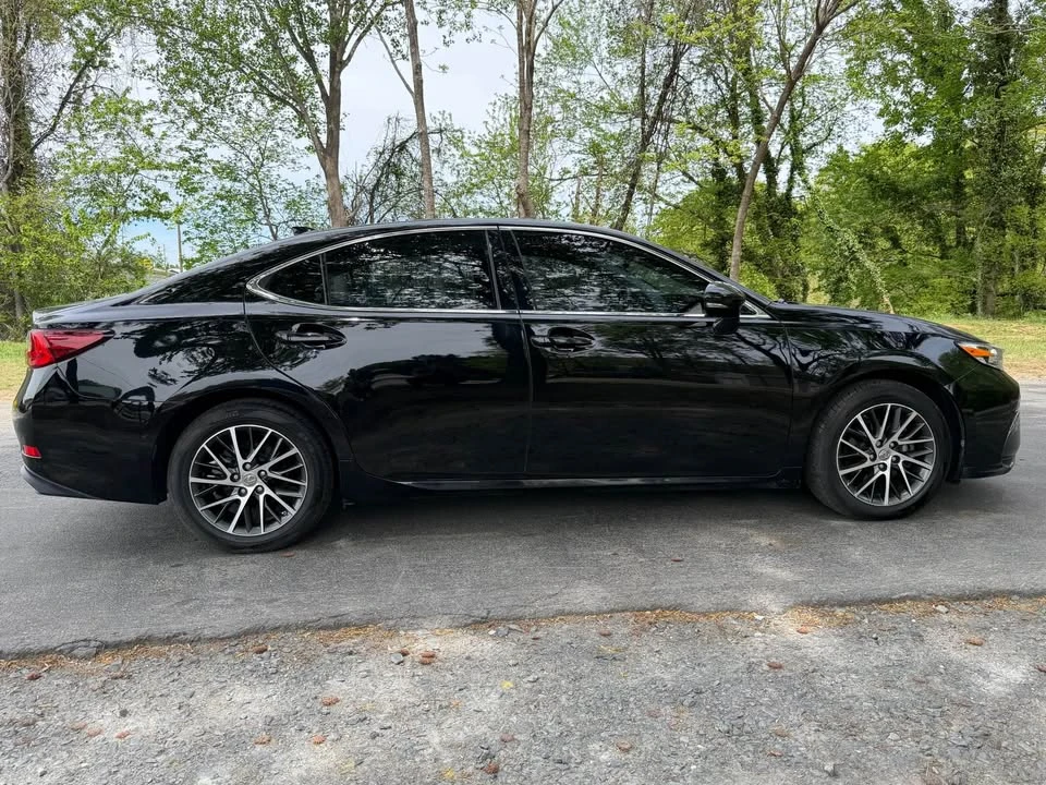 2017 Lexus ES 6th Gen - Image 7 of 12