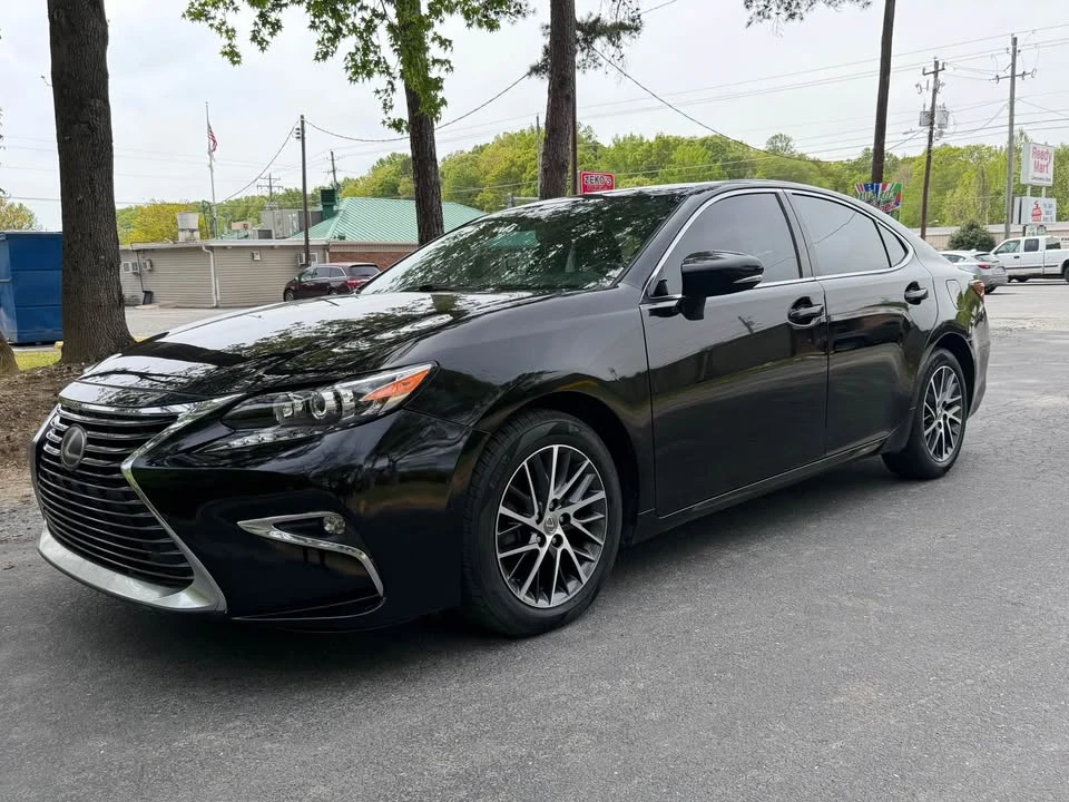 2017 Lexus ES 6th Gen - Image 2 of 12