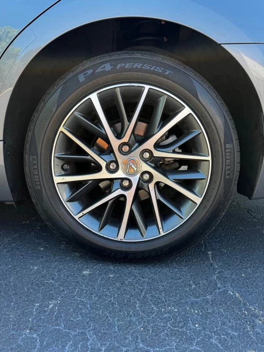 2017 Lexus ES 6th Gen - Image 17 of 18