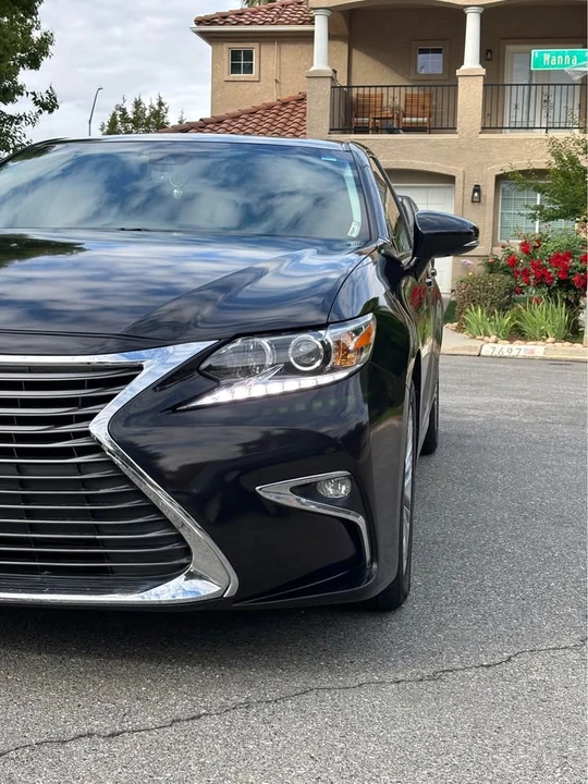 2017 Lexus ES 6th Gen - Image 4 of 15