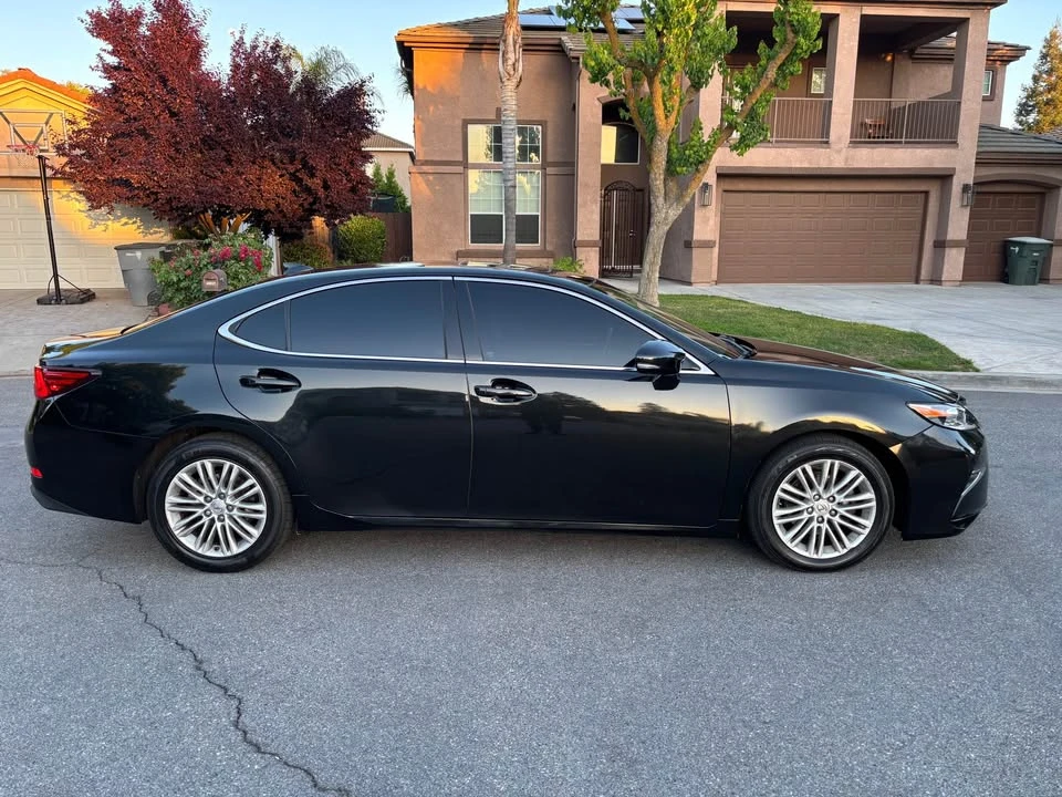 2017 Lexus ES 6th Gen - Image 9 of 15