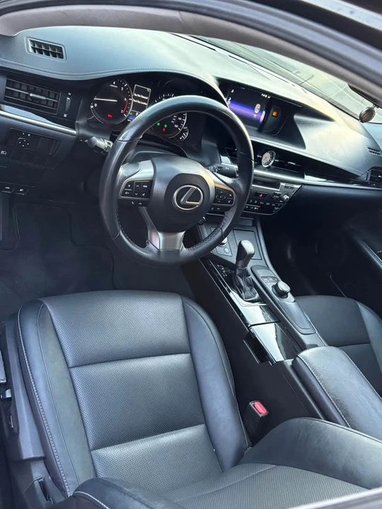 2017 Lexus ES 6th Gen - Image 13 of 15
