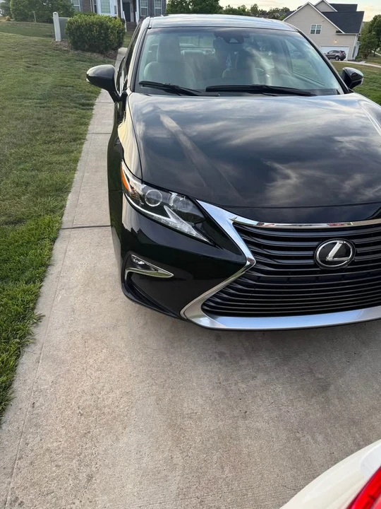 2017 Lexus ES 6th Gen - Image 2 of 19