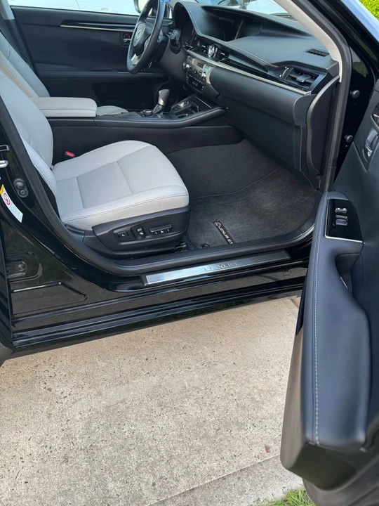 2017 Lexus ES 6th Gen - Image 7 of 19