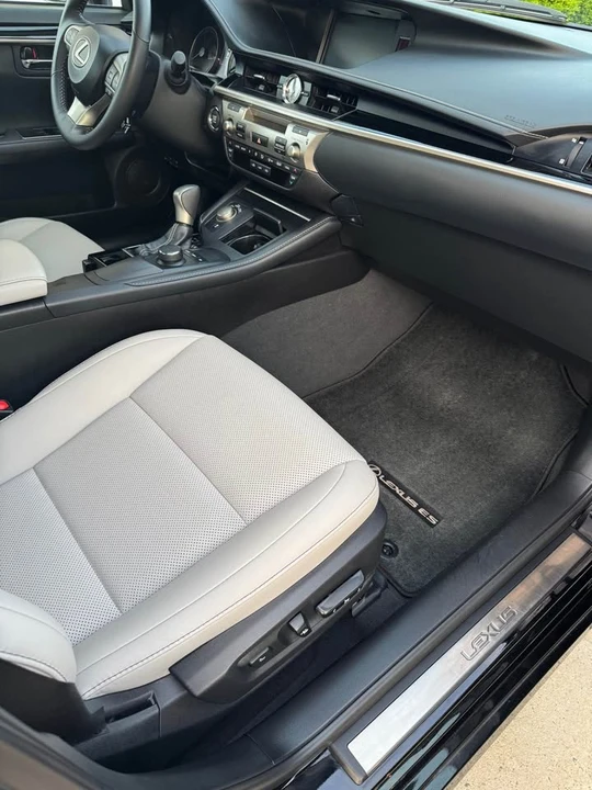 2017 Lexus ES 6th Gen - Image 5 of 19