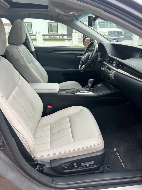 2017 Lexus ES 6th Gen - Image 6 of 8