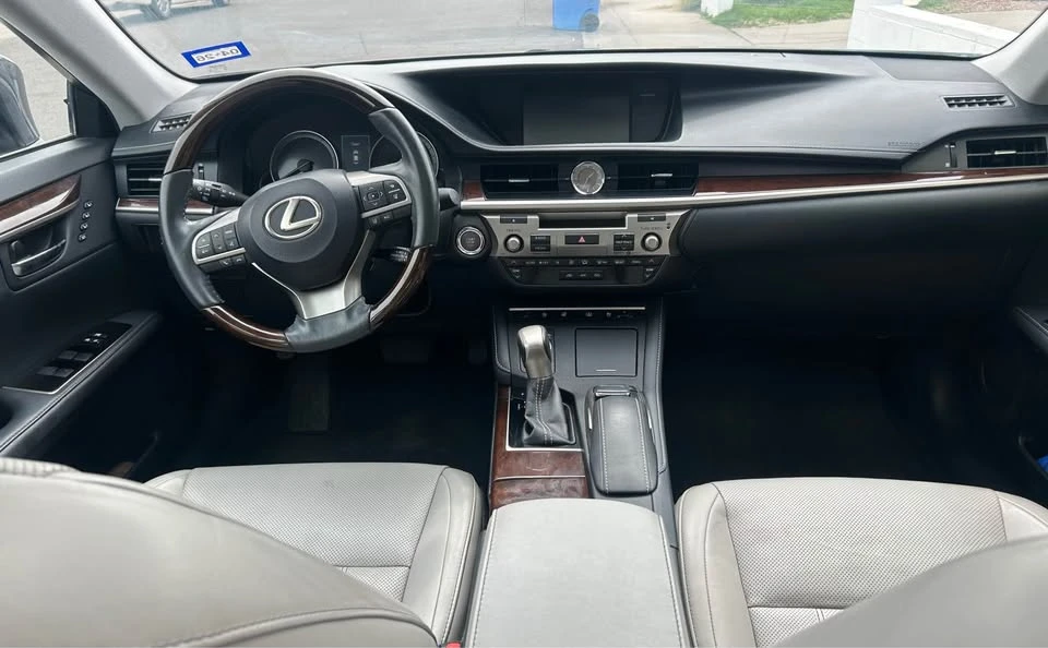 2017 Lexus ES 6th Gen - Image 8 of 8