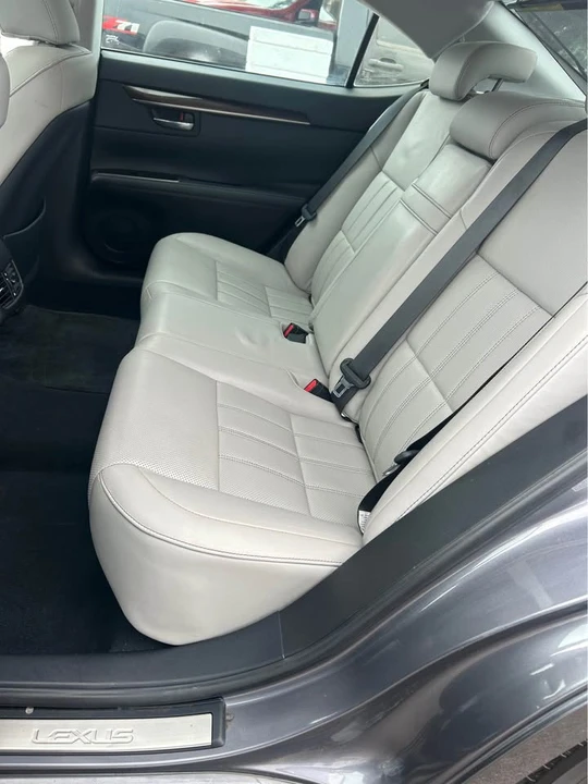 2017 Lexus ES 6th Gen - Image 7 of 8