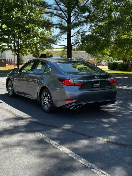 2017 Lexus ES 6th Gen - Image 5 of 18