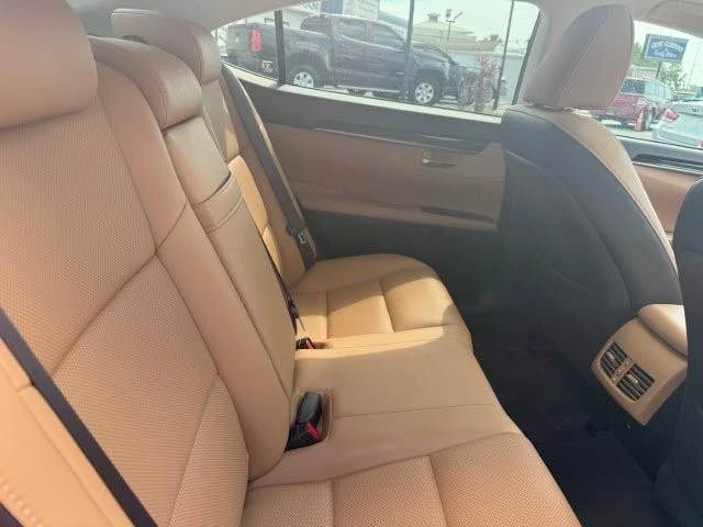 2017 Lexus ES 6th Gen - Image 10 of 19