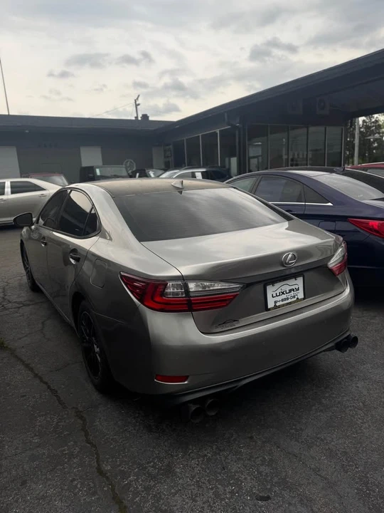 2017 Lexus ES 6th Gen - Image 5 of 7