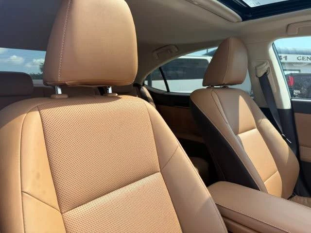 2017 Lexus ES 6th Gen - Image 8 of 19