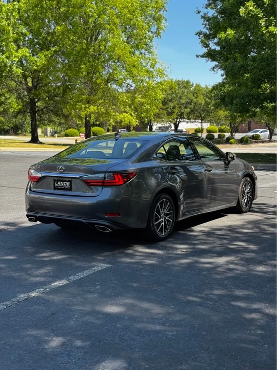 2017 Lexus ES 6th Gen - Image 7 of 18
