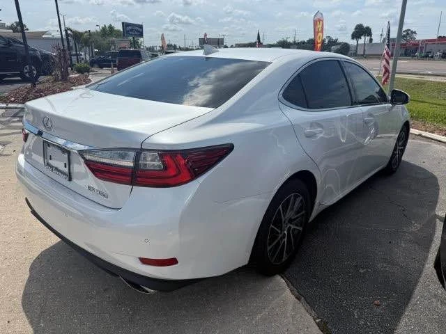 2017 Lexus ES 6th Gen - Image 5 of 19