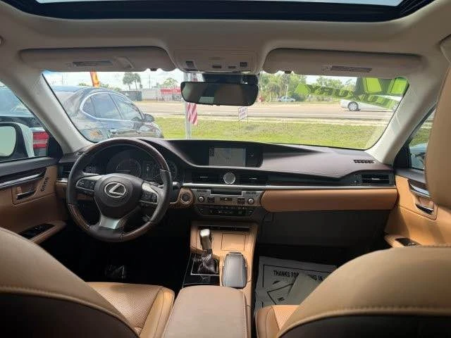 2017 Lexus ES 6th Gen - Image 14 of 19