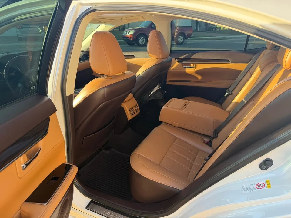 2017 Lexus ES 6th Gen - Image 3 of 7