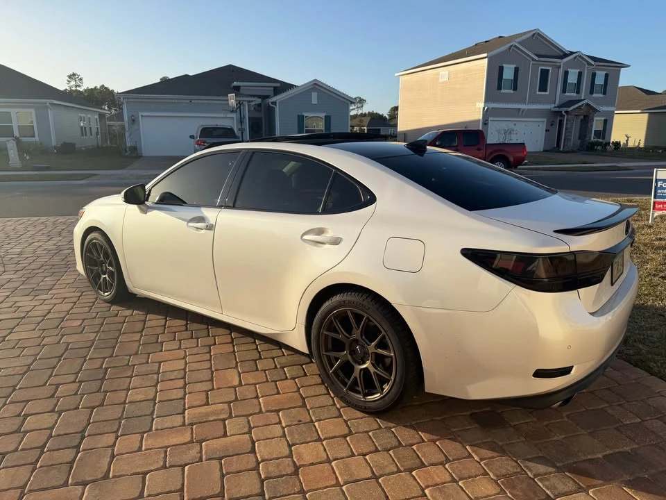2017 Lexus ES 6th Gen - Image 2 of 7