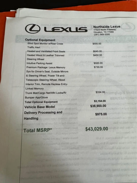 2017 Lexus ES 6th Gen - Image 11 of 13
