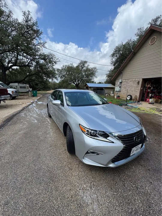 2017 Lexus ES 6th Gen - Image 2 of 13