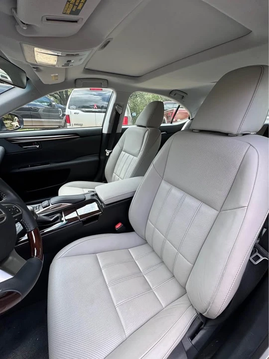 2017 Lexus ES 6th Gen - Image 8 of 13