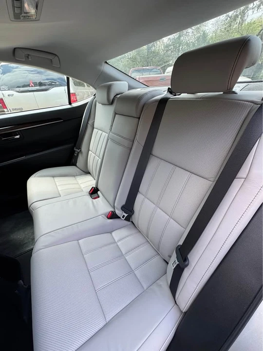 2017 Lexus ES 6th Gen - Image 9 of 13