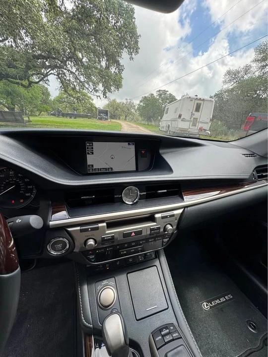 2017 Lexus ES 6th Gen - Image 7 of 13