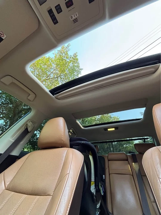 2017 Lexus ES 6th Gen - Image 16 of 20