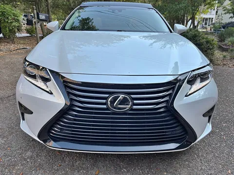 2017 Lexus ES 350 Ultra Luxury Sedan