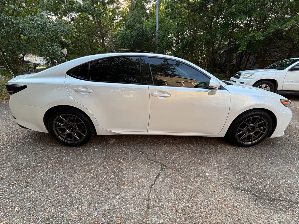 2017 Lexus ES 6th Gen - Image 3 of 20