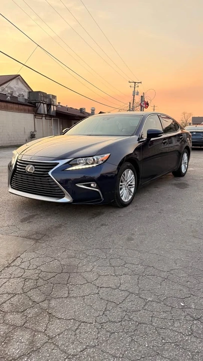 2017 Lexus ES 6th Gen - Image 4 of 15