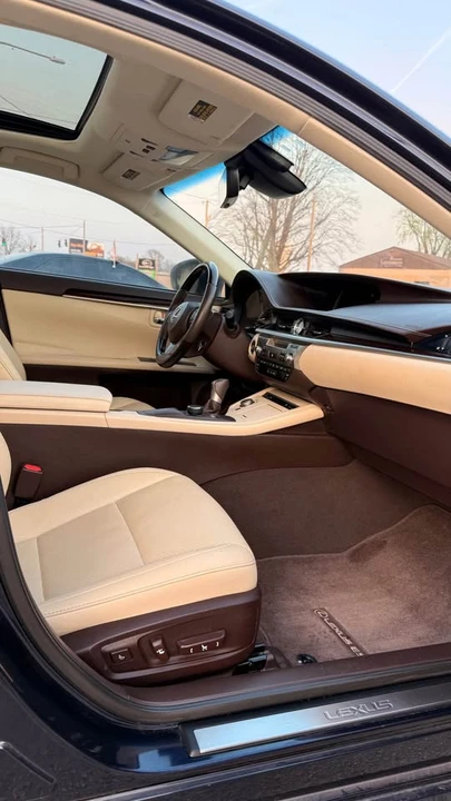 2017 Lexus ES 6th Gen - Image 12 of 15