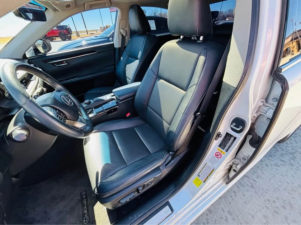 2017 Lexus ES 6th Gen - Image 3 of 10