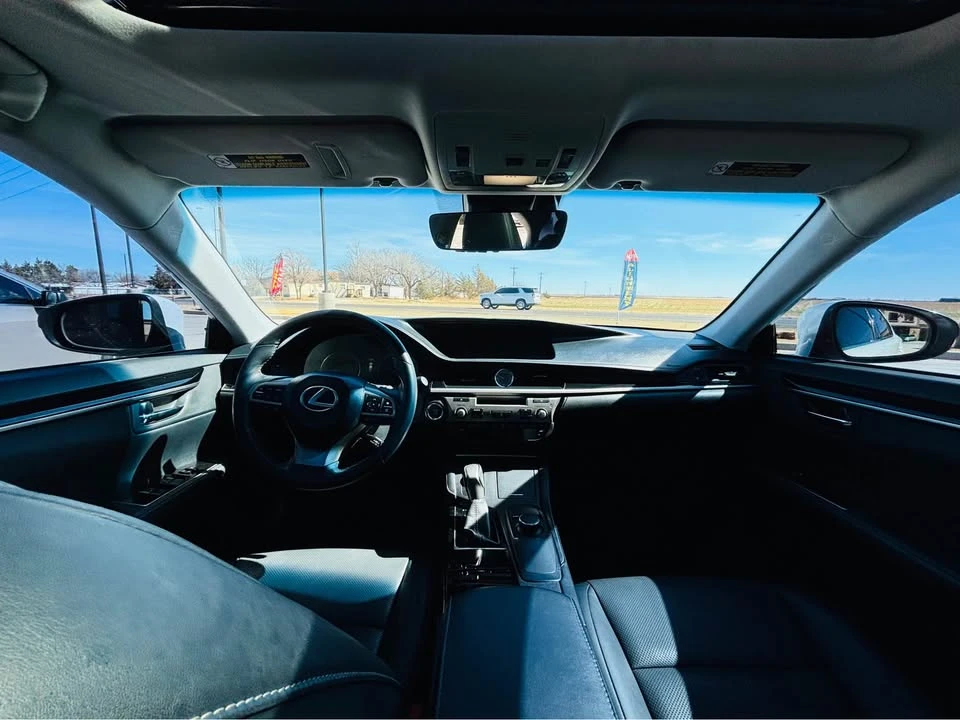 2017 Lexus ES 6th Gen - Image 7 of 10