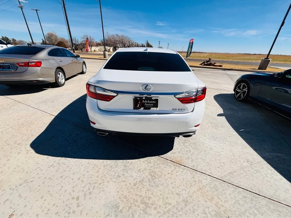 2017 Lexus ES 6th Gen - Image 10 of 10