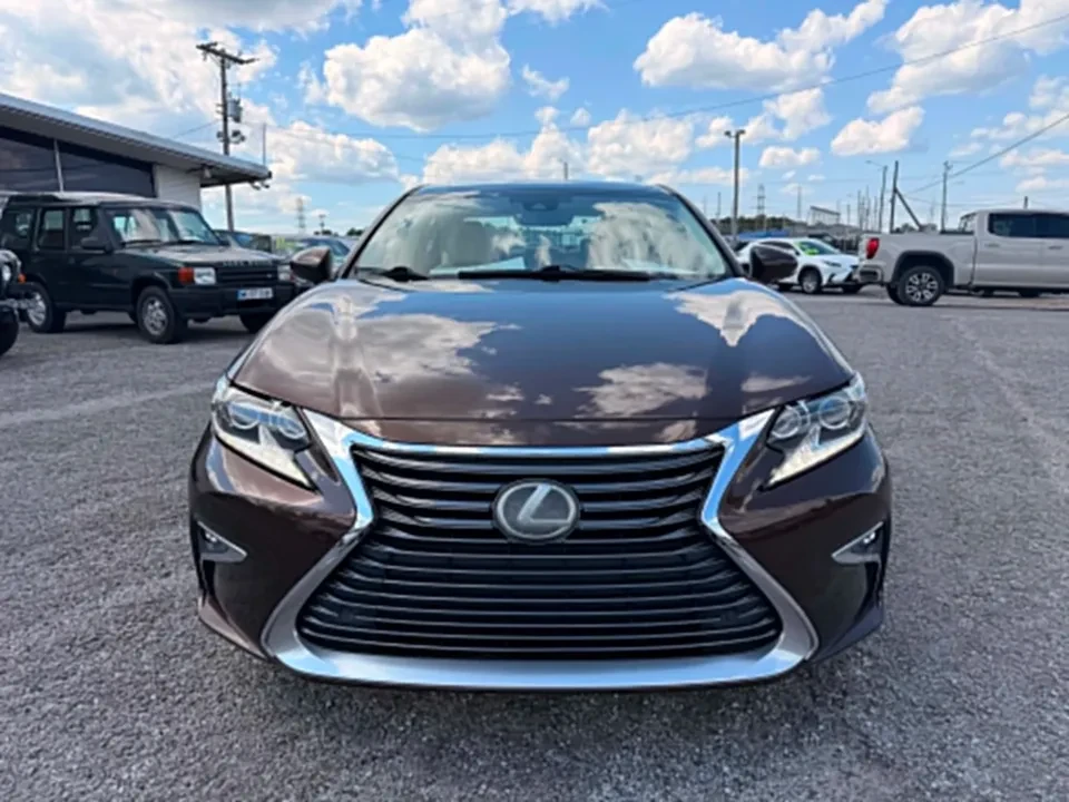 2017 Lexus ES 6th Gen - Image 6 of 17