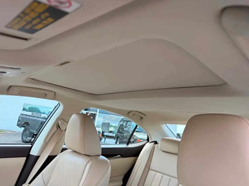2017 Lexus ES 6th Gen - Image 15 of 17